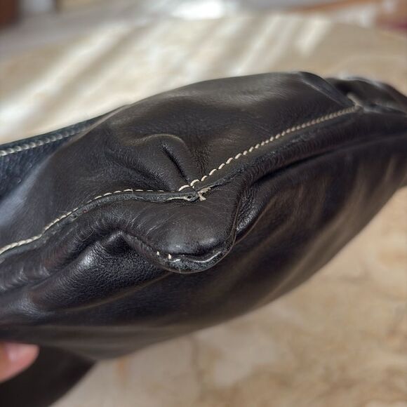 Roots Leather Venetian Tribe Large Cross Body Bag Black - Picture 8 of 16